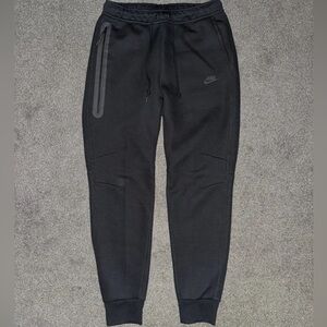nike tech fleece pants